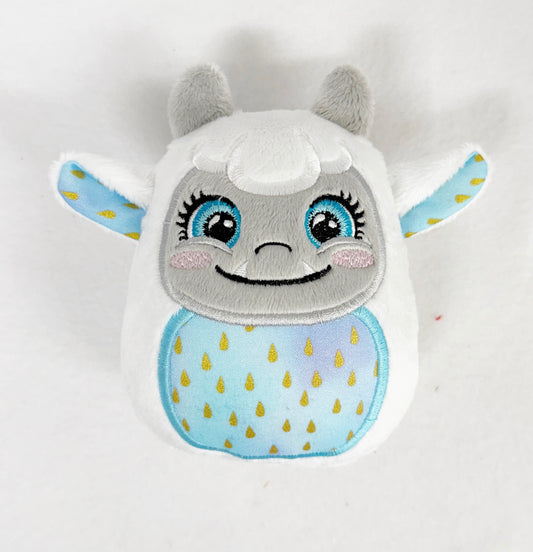 Medium Yeti Eggie Stuffie